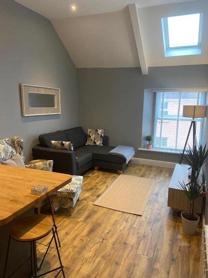 Stylish Apartment, Great Location, Parking * United Kingdom