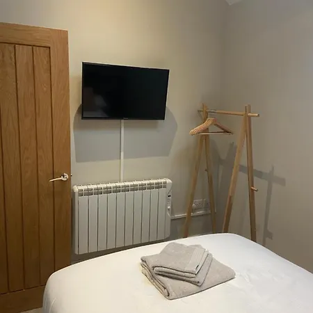 Stylish Tenby Apartment, Great Location, Parking Exterior photo