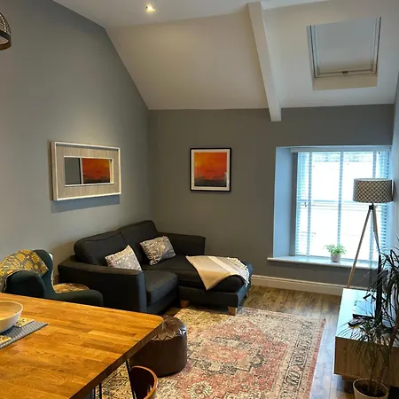 Stylish Tenby Apartment, Great Location, Parking Exterior photo