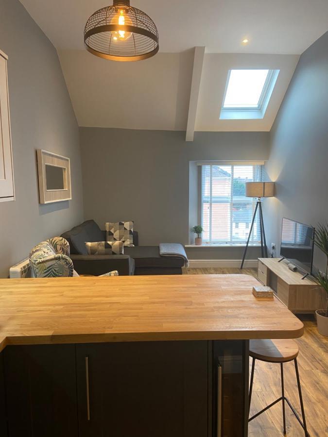 Stylish Apartment, Great Location, Parking