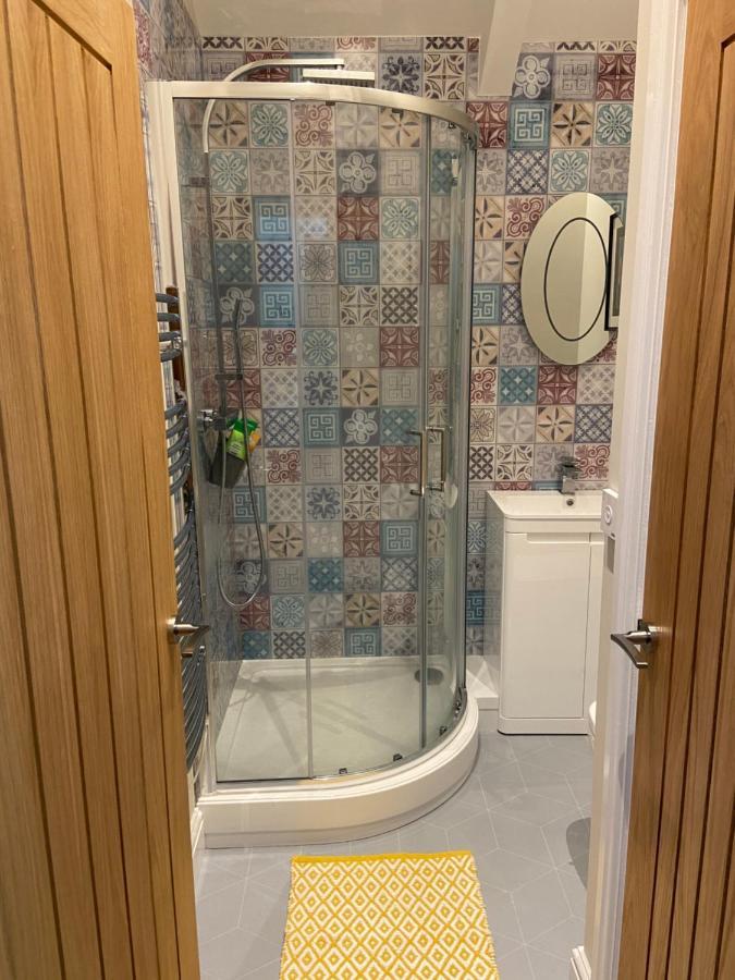 Stylish Apartment, Great Location, Parking Apartment